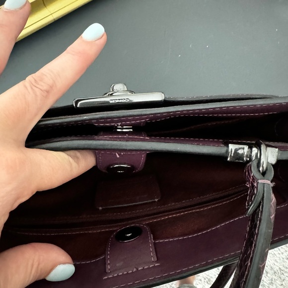 Beautiful Coach Plum Crossbody bag with snake print accents - Picture 8 of 8